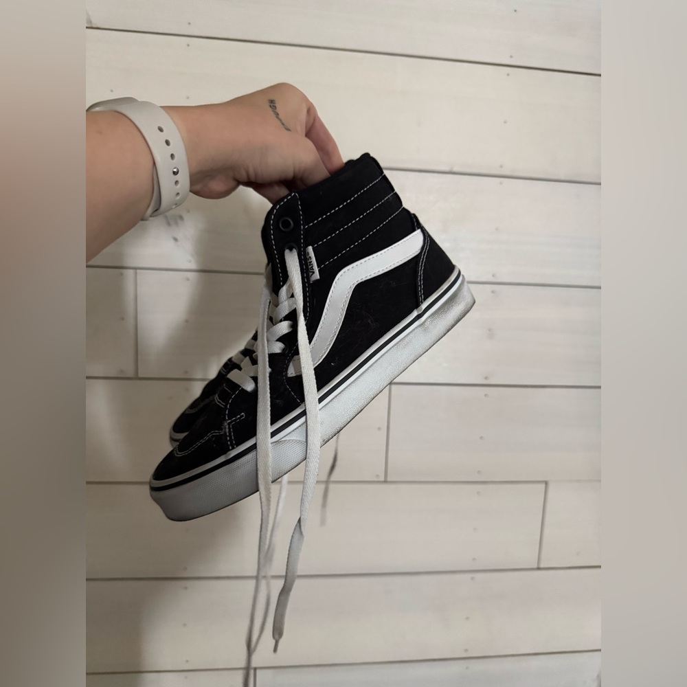 Vans - Picture 3 of 5